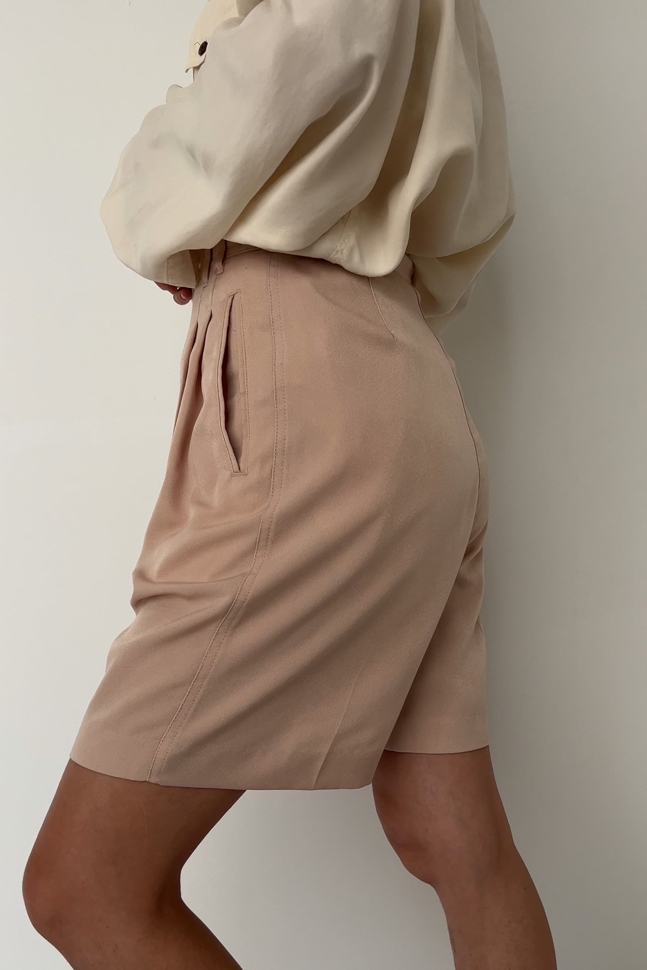 Vintage Latté Pleated Shorts