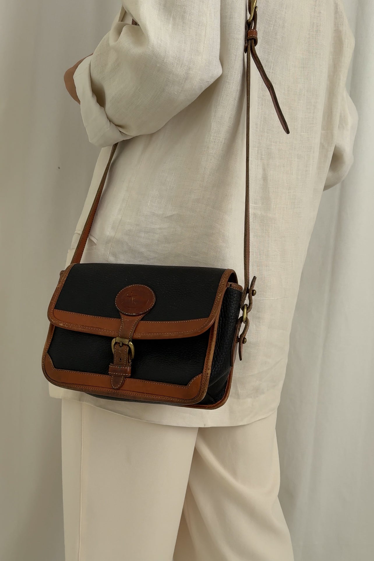 Vintage Sable Noir Dooney & Bourke Leather Shoulder Bag