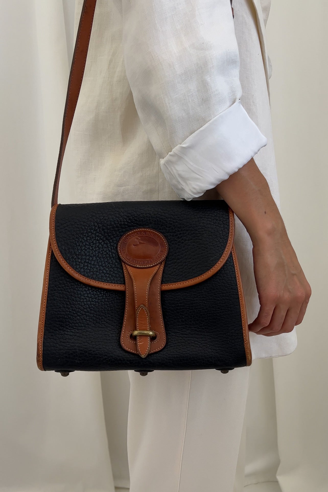 Vintage Carbone Dooney & Bourke Leather Shoulder Bag