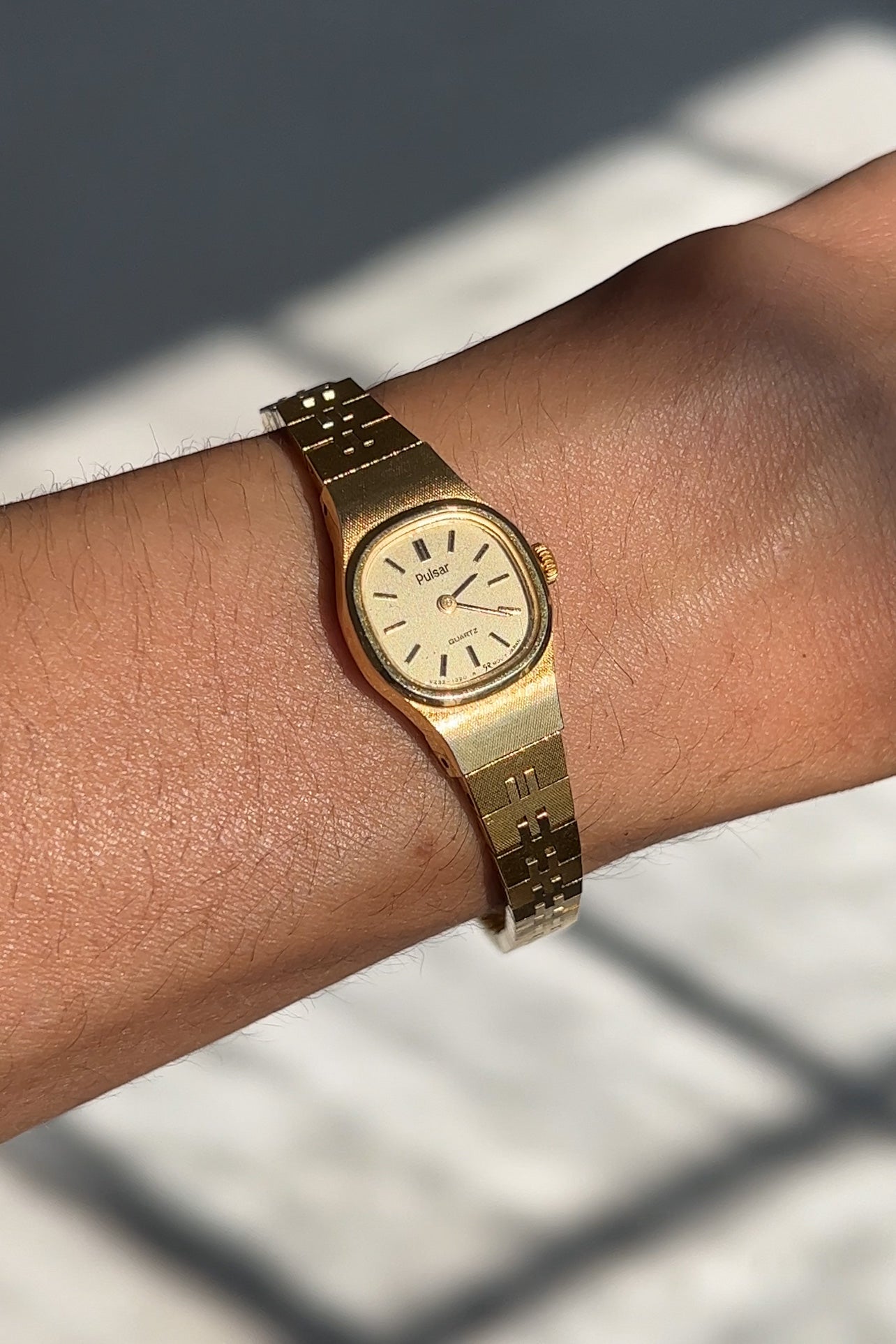 Vintage Gold Tone Pulsar Quartz Link Watch
