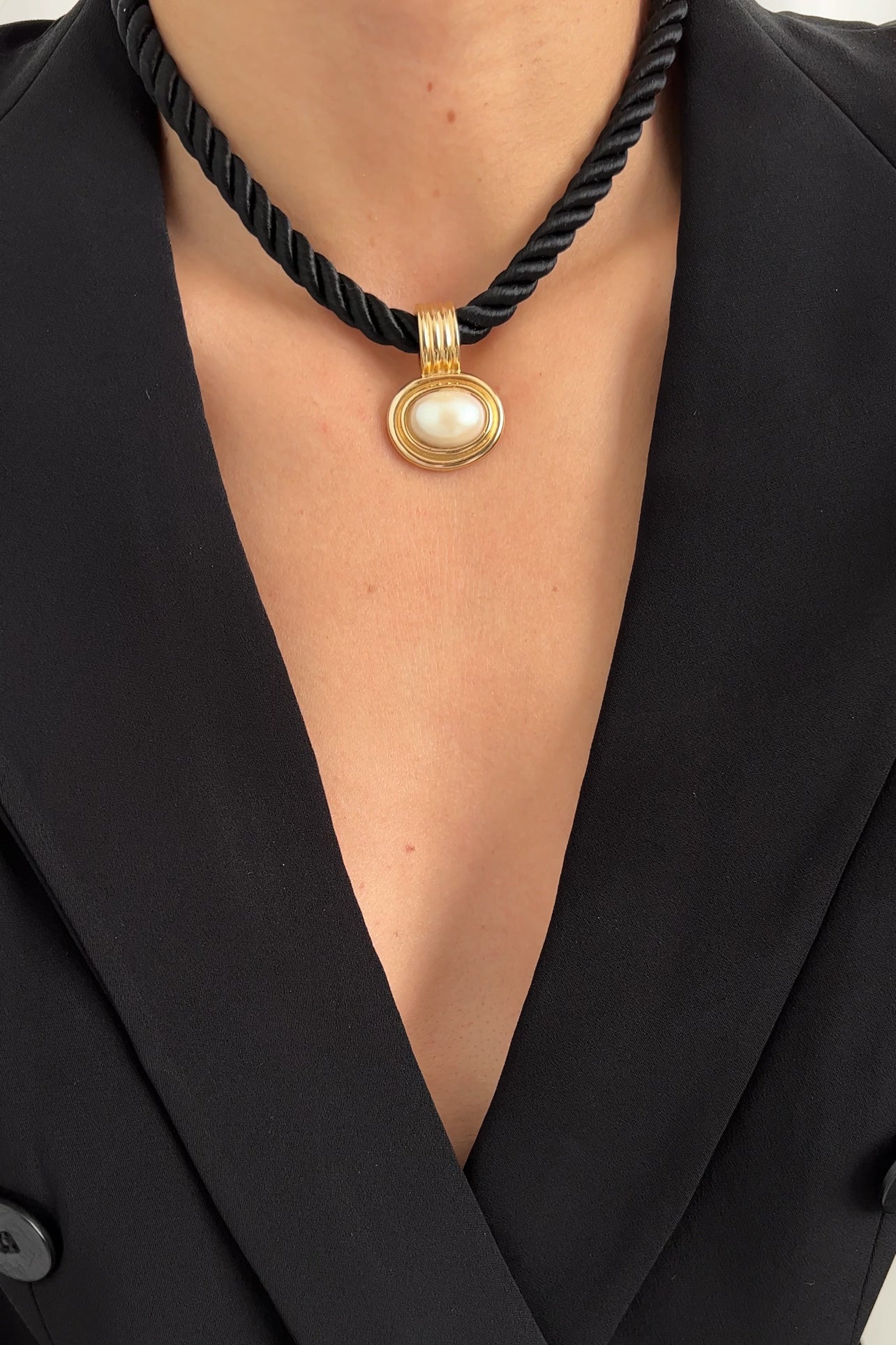 Vintage Noir et Or Faux Pearl Braided Cord Choker Necklace
