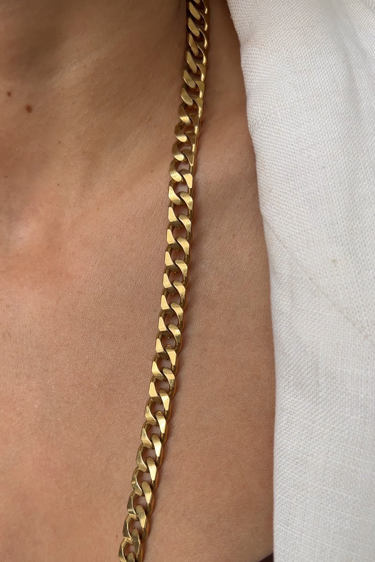 Vintage Gold Tone Cuban Chain Necklace